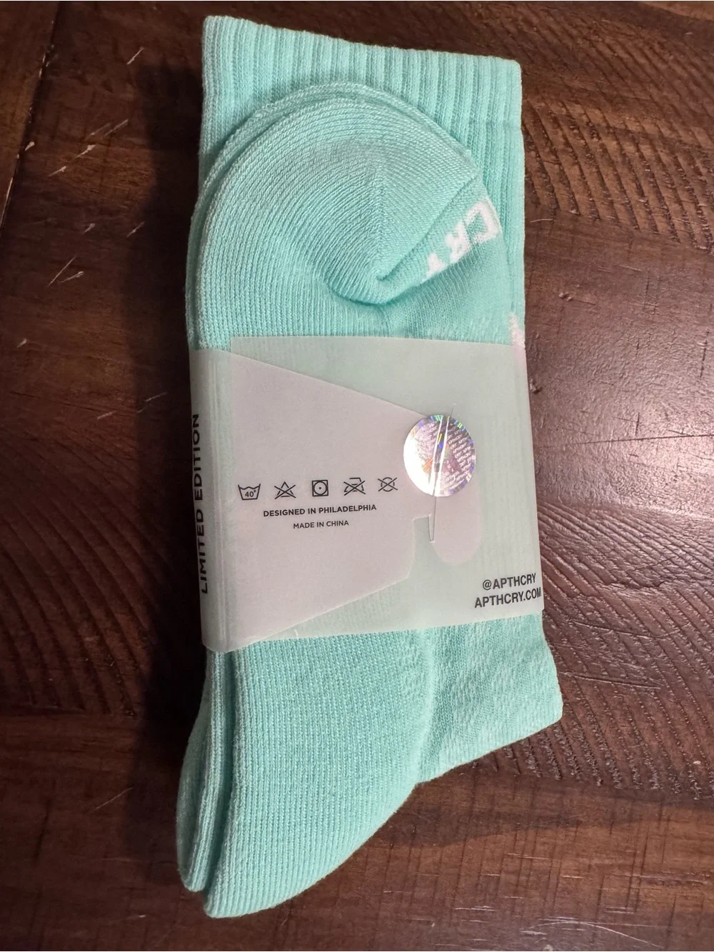 APTHCRY Mint Crew Socks - Men's Everyday Comfort